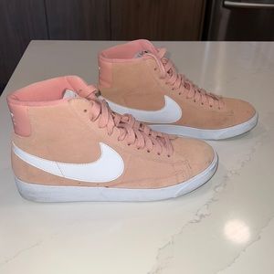 Nike Blazer Mid ‘77 Vintage In Suede Coral Stardust